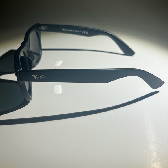 Ray-Ban Classic Black Sunglasses - Picture 4 of 5